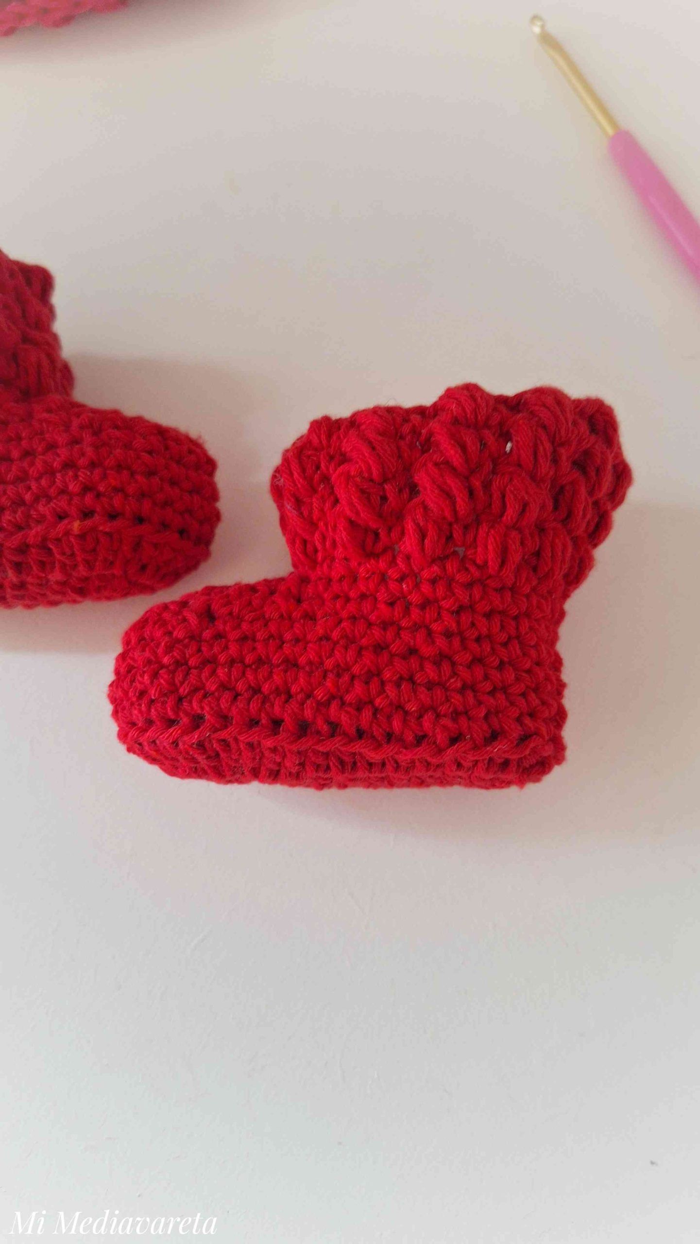 Botas tejidas a ganchillo para bebés