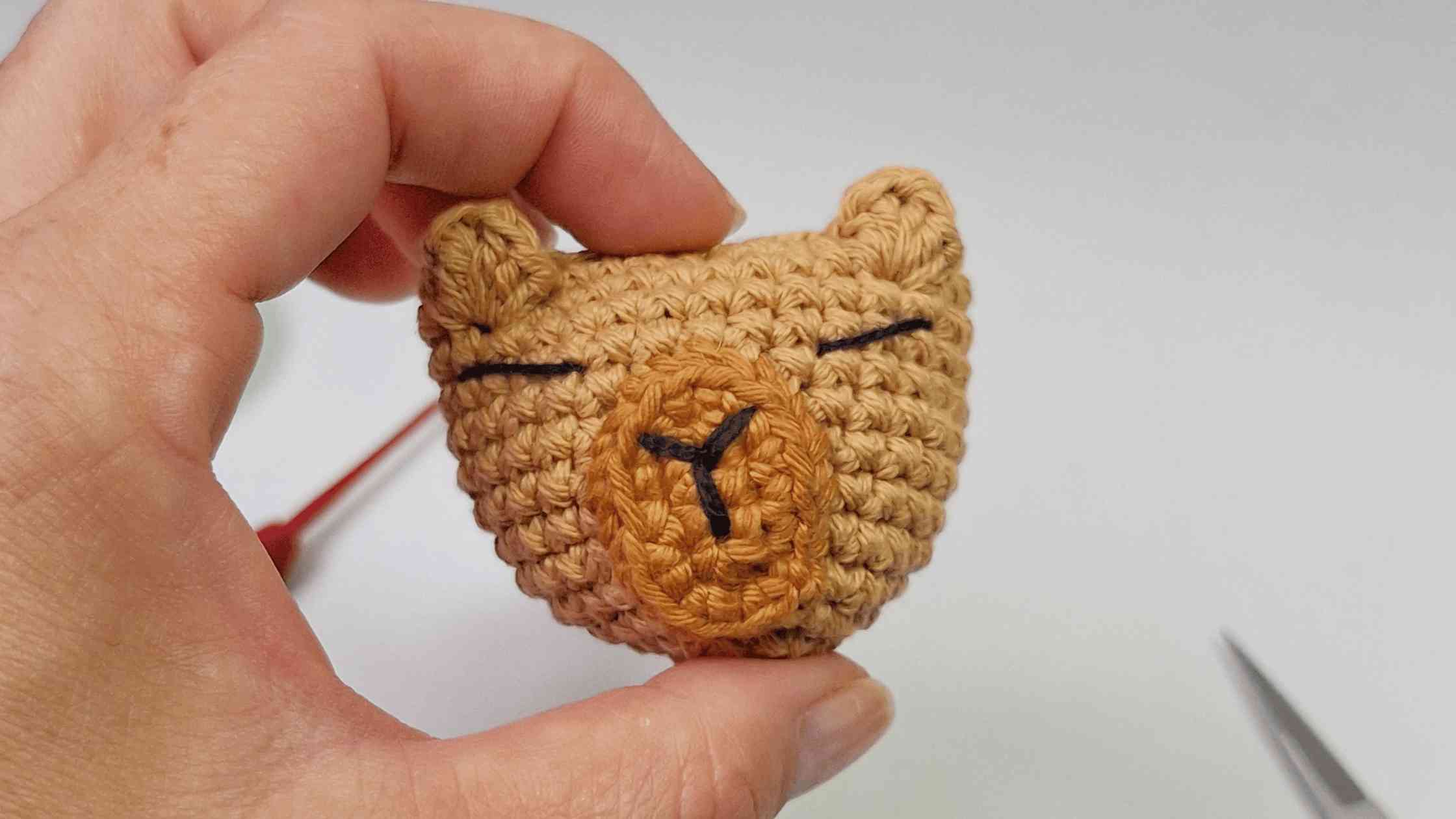 TUTORIAL GRATUITO: Scrunchie con CAPIBARA a crochet- Incluye PDF descargable