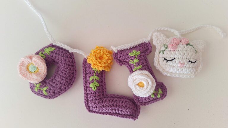 bordar letras tejidas a crochet